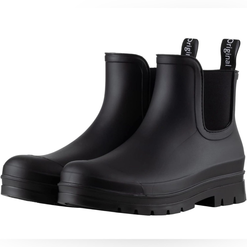 Women’s rain boots ☔️